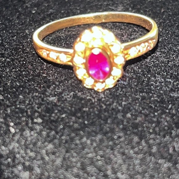 22 k gold Estate Ruby and diamond engagement ring, size 7.0 - Picture 8 of 10